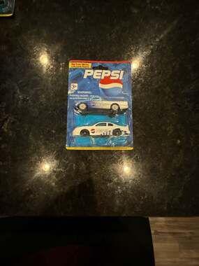 Golden Wheel Pepsi Die Cast Metal & Plastic Parts 2-Pack Truck and Car